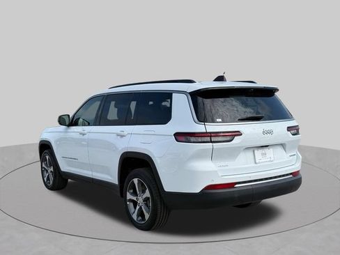 New 2026 Jeep Grand Cherokee L Limited w/ Luxury Tech Group II AWD/4WD image 8