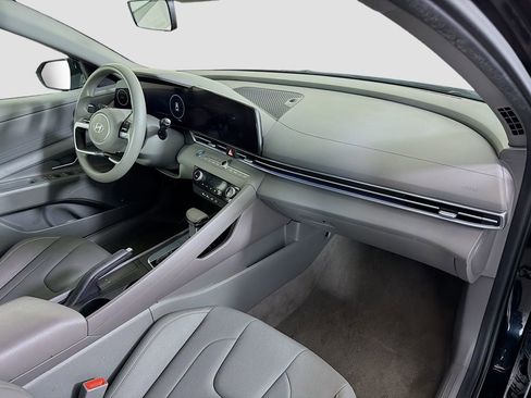 Used 2024 Hyundai Elantra SEL image 29