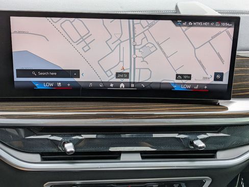 Used 2026 BMW X7 xDrive40i AWD/4WD image 13