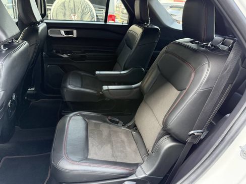 Used 2022 Ford Explorer ST-Line image 17