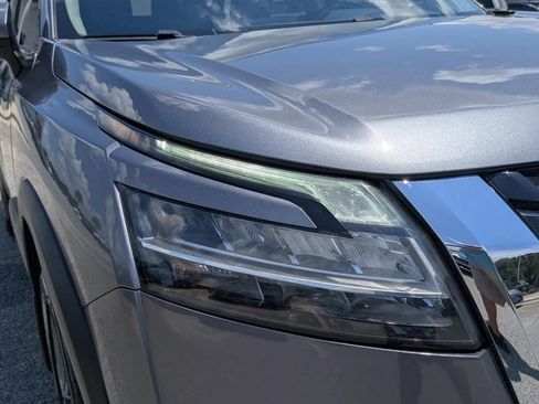 Used 2024 Nissan Pathfinder SL w/ SL Premium Package FWD image 4