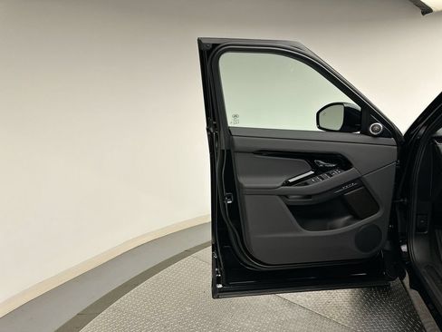 Used 2026 Land Rover Range Rover Evoque S AWD/4WD image 8