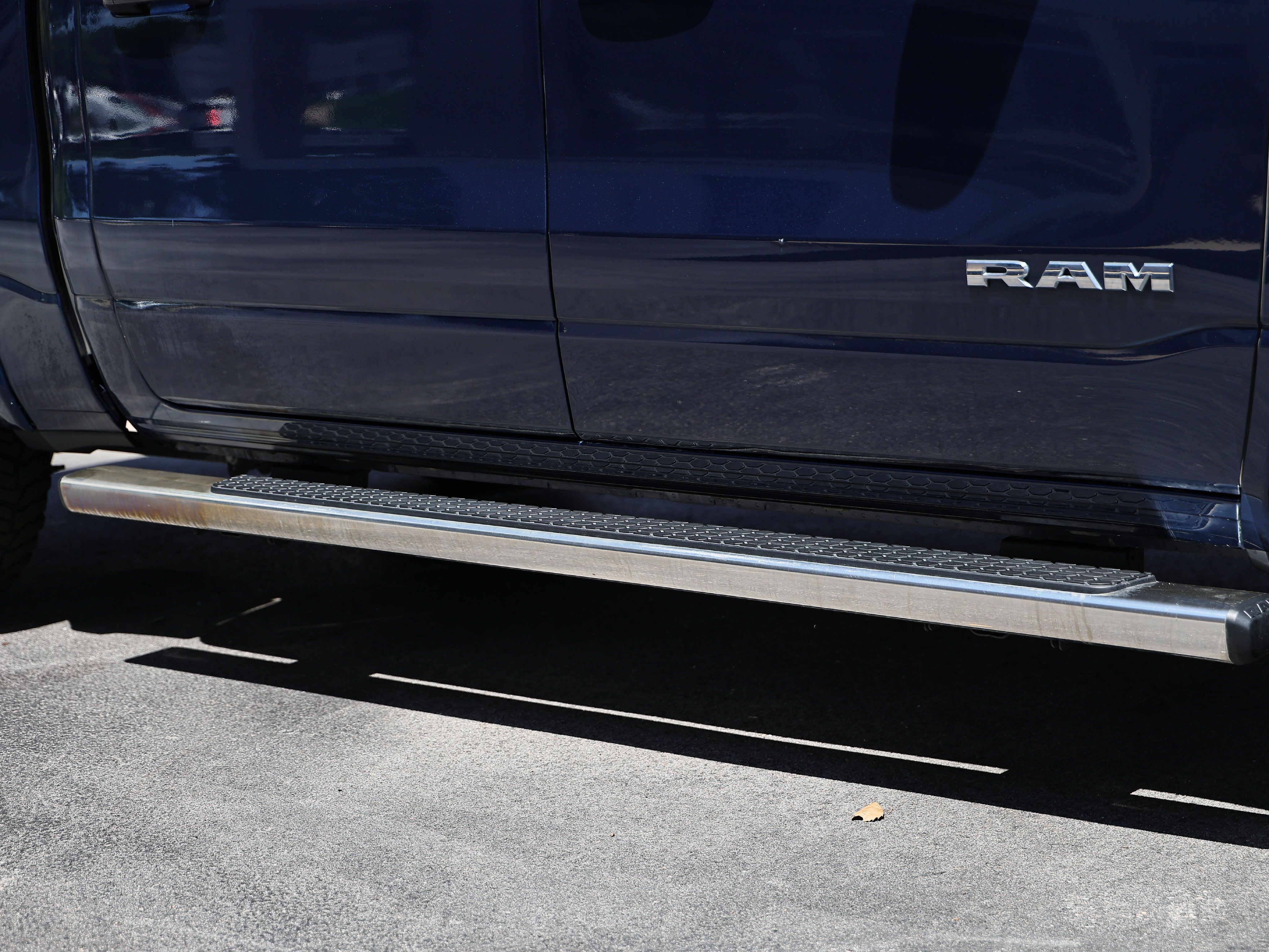 Used 2020 RAM 1500 Laramie AWD/4WD image 6
