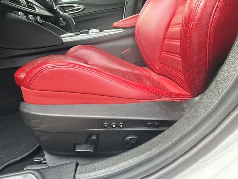 Used 2023 Alfa Romeo Giulia Veloce image 15