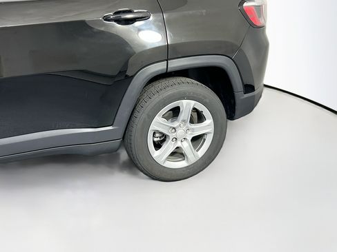 Used 2023 Jeep Compass Latitude AWD/4WD image 28