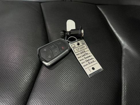 Used 2018 Cadillac Escalade Platinum AWD/4WD image 40