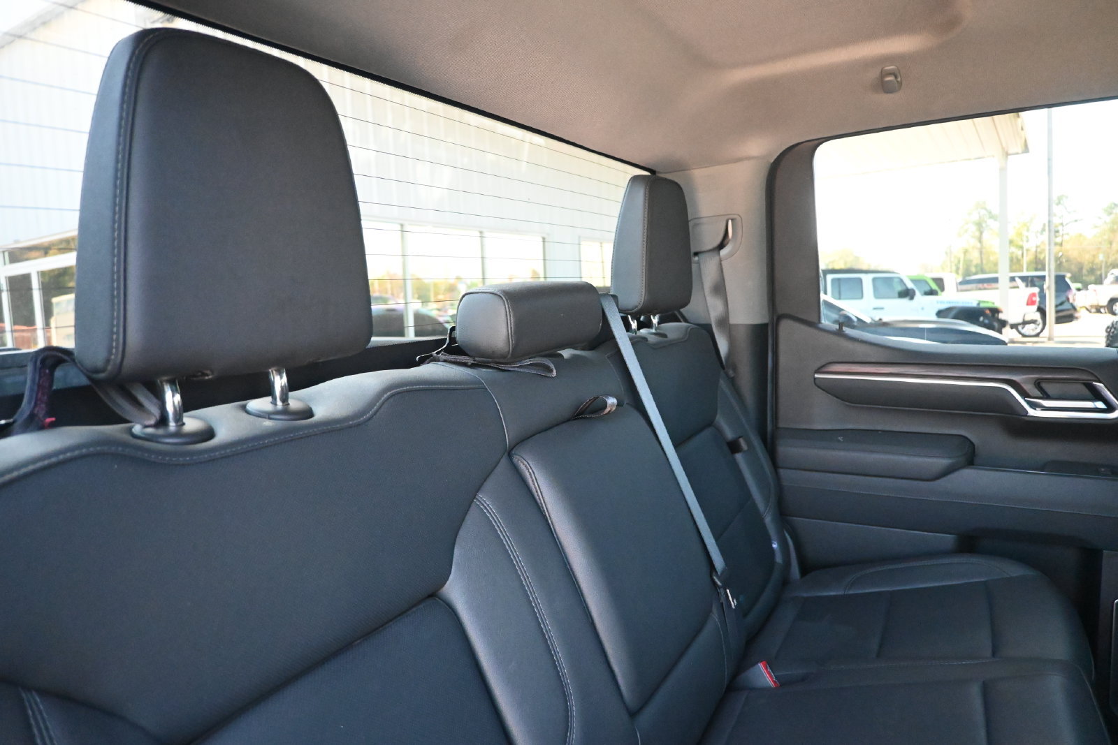 Used 2025 GMC Sierra 1500 SLT RWD image 27