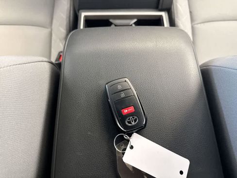 Used 2025 Toyota Tacoma SR5 image 37