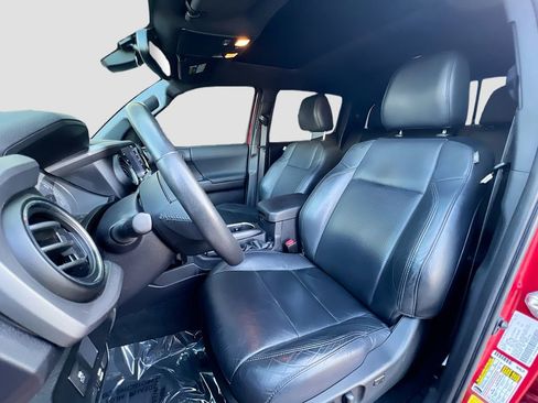 Used 2021 Toyota Tacoma TRD Sport w/ TRD Premium Sport Package image 22