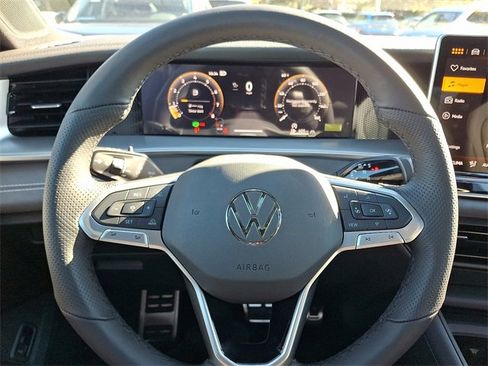 New 2026 Volkswagen Tiguan SE R-Line image 10