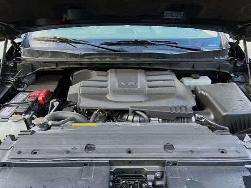 Used 2024 Nissan Titan SV AWD/4WD image 27