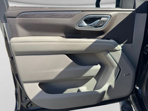 Used 2023 Chevrolet Tahoe Z71 w/ Luxury Package image 14