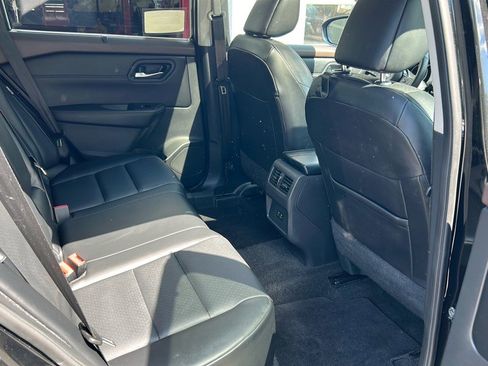 Used 2023 Nissan Rogue SV w/ SV Premium B Package image 12