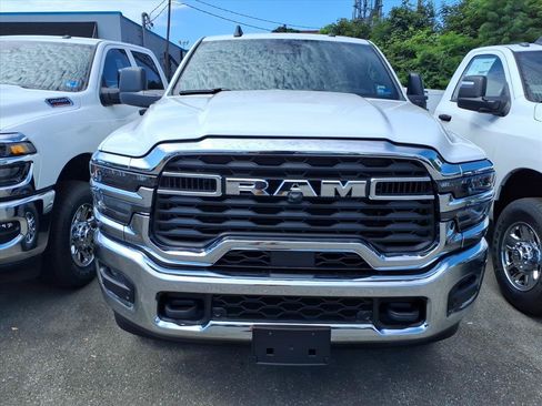 New 2026 RAM 2500 Tradesman w/ Chrome Appearance Group AWD/4WD image 3