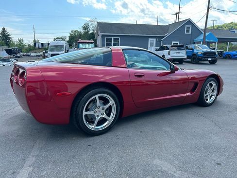 Used 2004 Chevrolet Corvette Coupe w/ Preferred Equipment Group RWD image 5