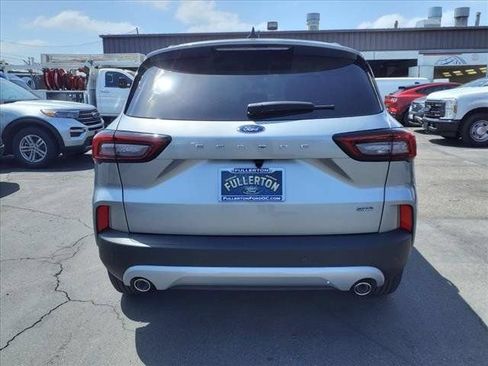 New 2024 Ford Escape SE FWD image 3