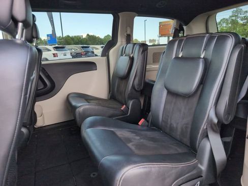 Used 2020 Dodge Grand Caravan SXT FWD image 29