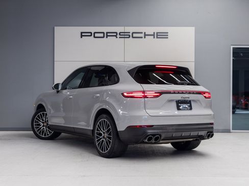 Certified 2023 Porsche Cayenne image 3