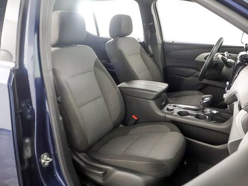 Used 2023 Chevrolet Traverse LT w/ Rear Camera Mirror Package image 30