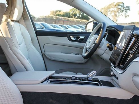 New 2026 Volvo XC60 T8 Ultra w/ Protection Package Premier AWD/4WD image 18