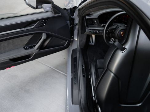 Certified 2025 Porsche 911 Carrera 4 GTS AWD/4WD image 27
