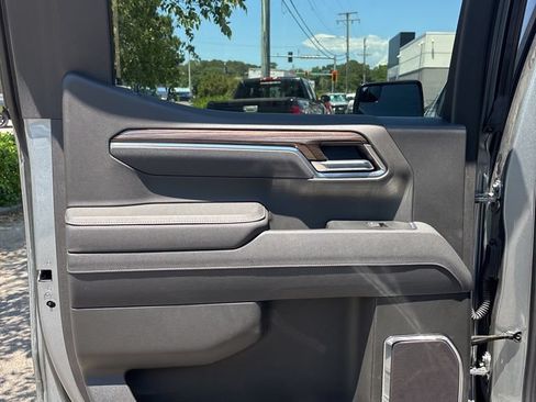 Used 2025 Chevrolet Silverado 1500 RST AWD/4WD image 16