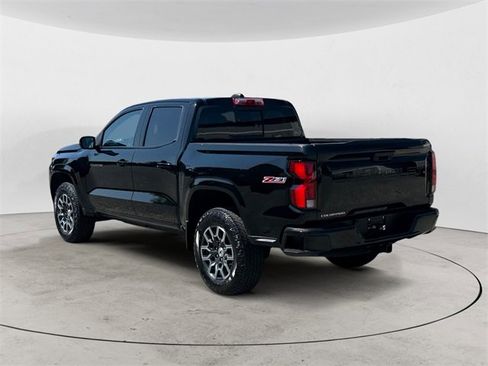 Used 2023 Chevrolet Colorado Z71 w/ Z71 Convenience Package 2 image 3