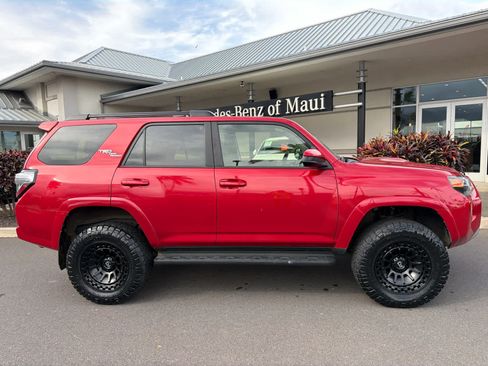 Used 2024 Toyota 4Runner TRD Off-Road AWD/4WD image 2