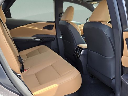 New 2026 Lexus RX 350 FWD image 9