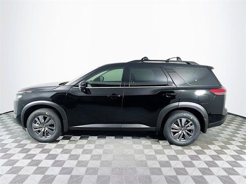 New 2025 Nissan Pathfinder SV image 4