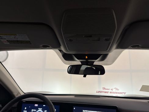 New 2026 Nissan Kicks SR FWD image 19