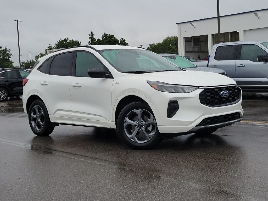 Used 2024 Ford Escape ST-Line w/ Tech Pack #1 AWD/4WD image 32