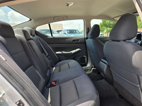 Used 2024 Nissan Altima 2.5 SV FWD image 25