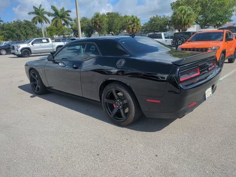 Used 2022 Dodge Challenger SRT Hellcat w/ Plus Package RWD image 3