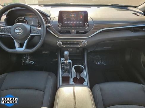 Used 2024 Nissan Altima 2.5 SV FWD image 11