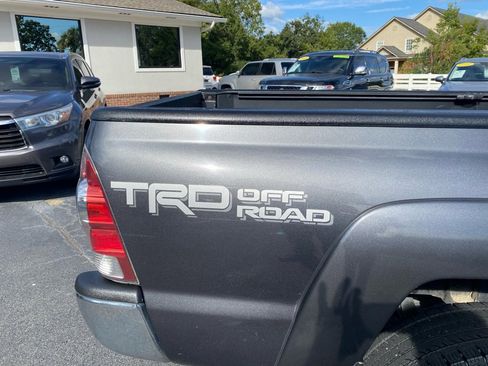 Used 2015 Toyota Tacoma PreRunner image 15