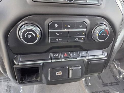 Used 2019 Chevrolet Silverado 1500 Custom w/ Custom Value Package image 7