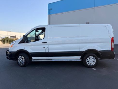 Used 2019 Ford Transit 250 130 Low Roof w/ Exterior Upgrade Package RWD image 13