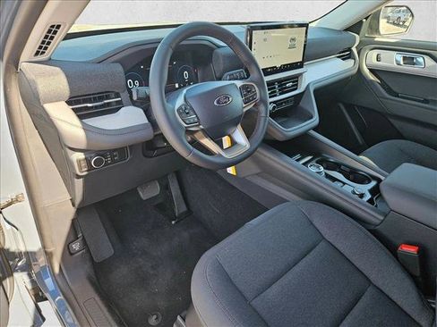 New 2025 Ford Explorer Active image 3