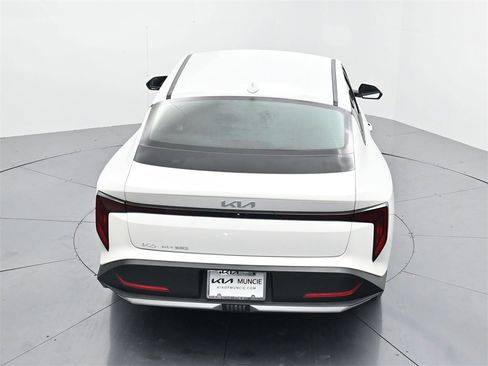 New 2025 Kia K4 LXS image 44