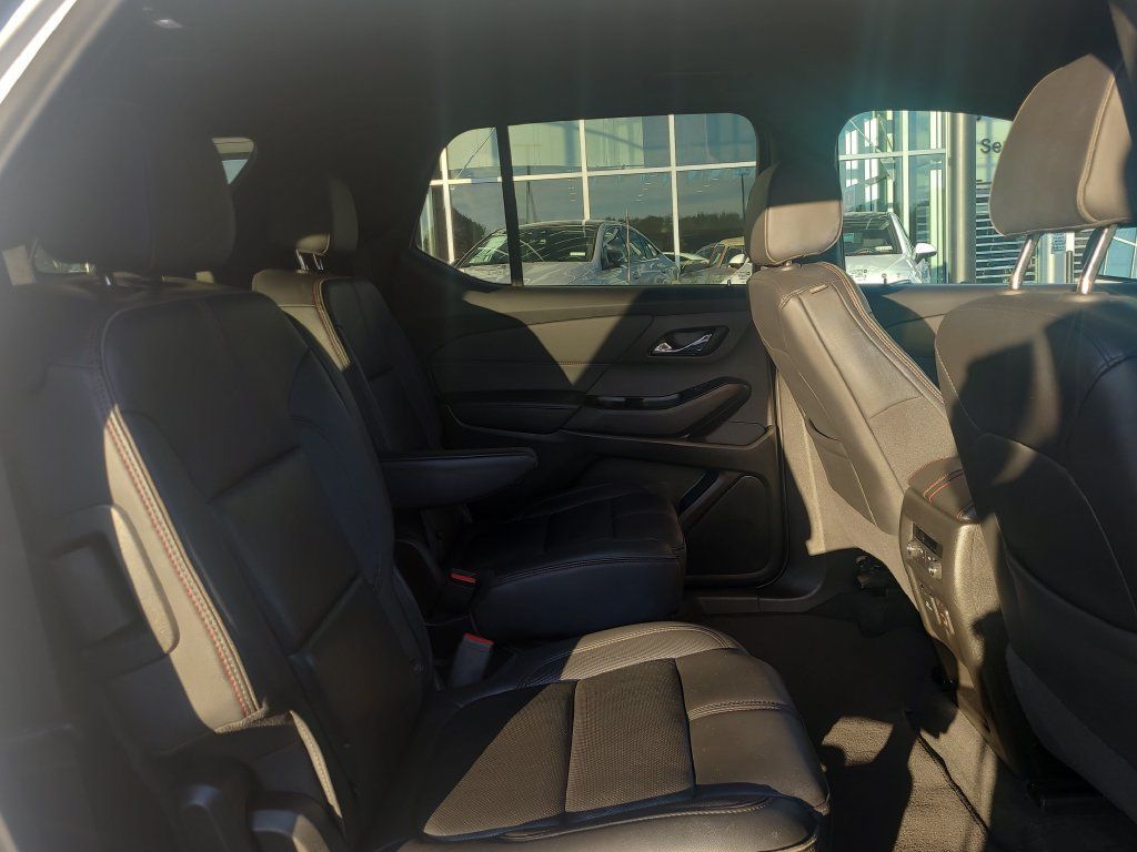 Used 2023 Chevrolet Traverse RS AWD/4WD image 19