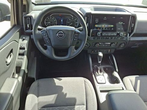 Used 2026 Nissan Frontier SV w/ SV Convenience Package image 9