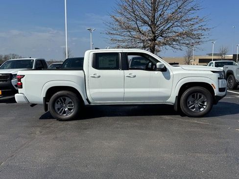 New 2025 Nissan Frontier SV RWD image 2