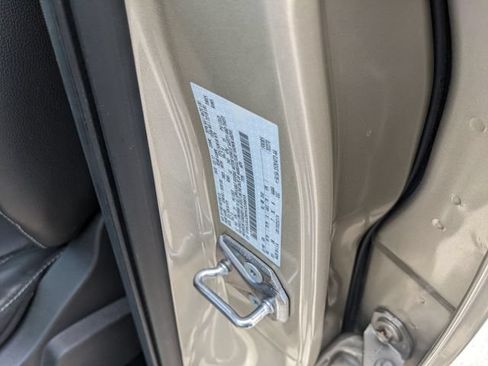 Used 2017 Ford Escape Titanium FWD image 36
