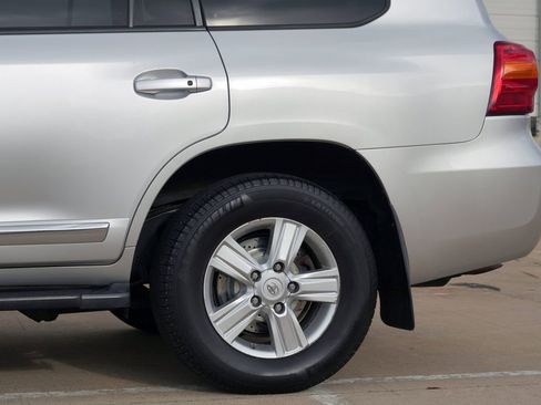 Used 2015 Toyota Land Cruiser AWD/4WD image 25