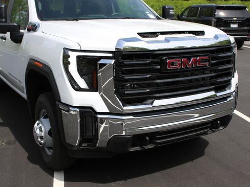 New 2026 GMC Sierra 3500 Pro w/ Convenience Package image 5