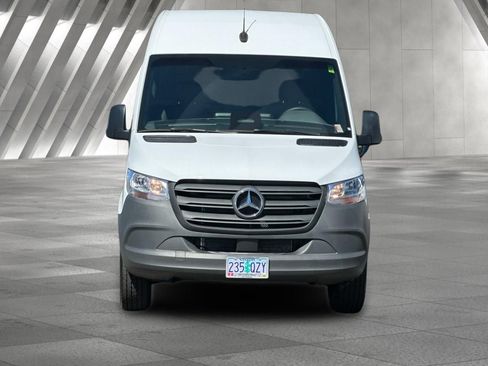 Used 2025 Mercedes-Benz Sprinter 2500 image 9