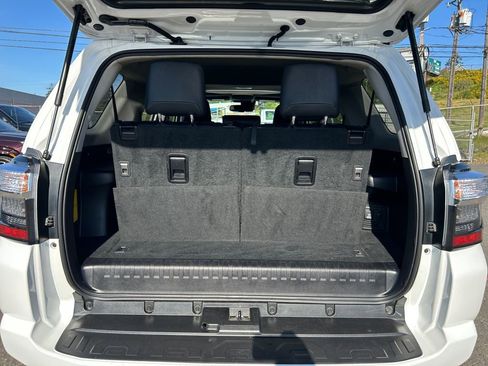 Used 2020 Toyota 4Runner SR5 Premium w/ Moonroof Package AWD/4WD image 22