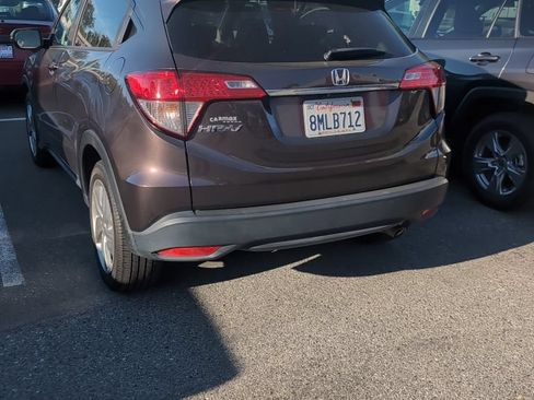 Used 2019 Honda HR-V EX image 3