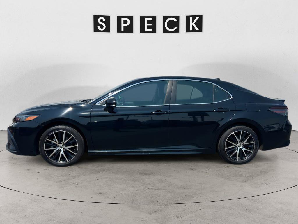 Used 2024 Toyota Camry SE FWD image 1
